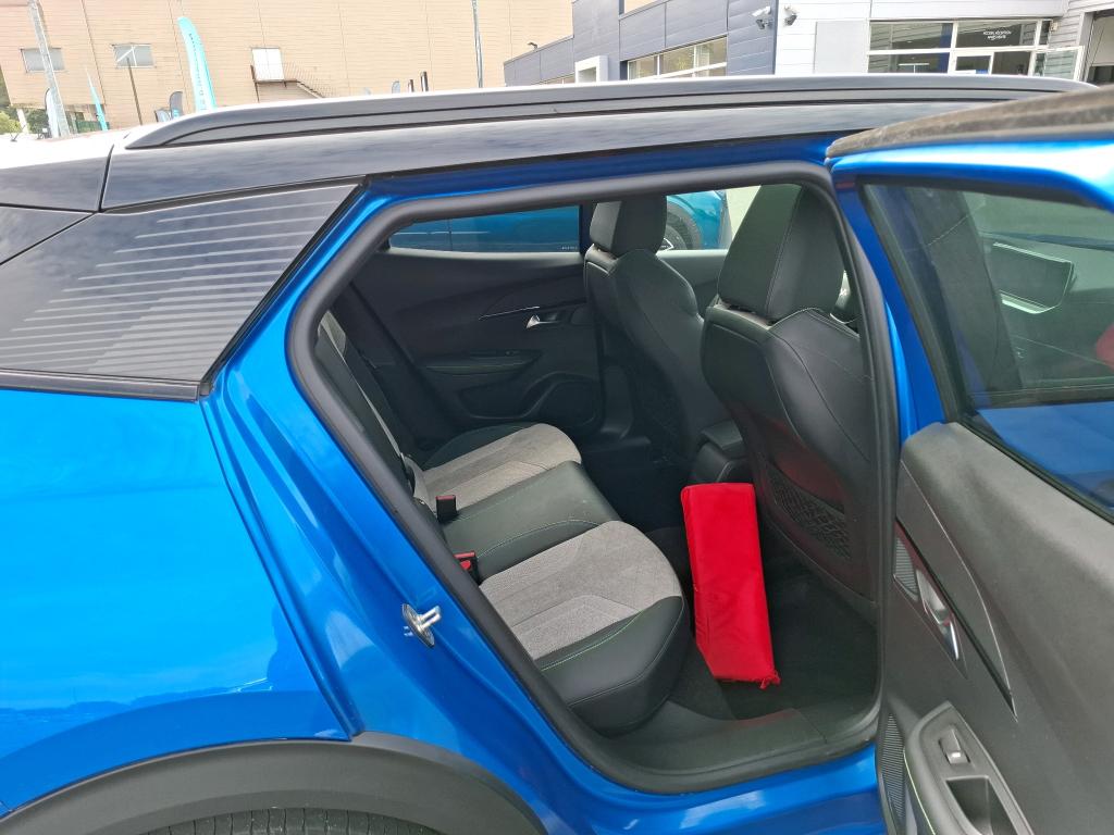 Peugeot E-2008 GT