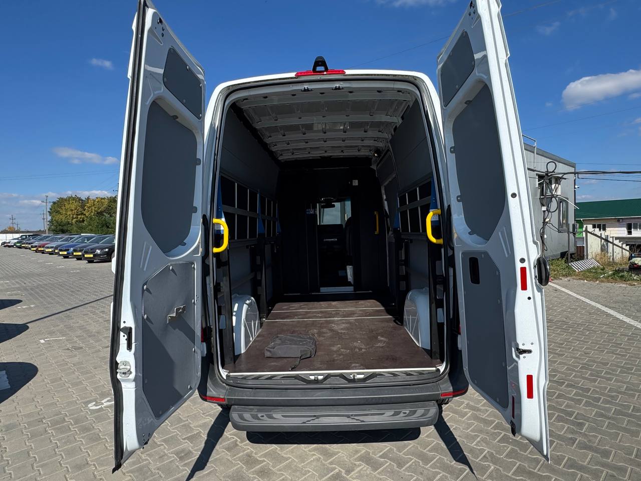 Mercedes-Benz E-Sprinter FWD