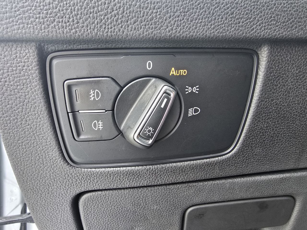 Volkswagen Passat Business+