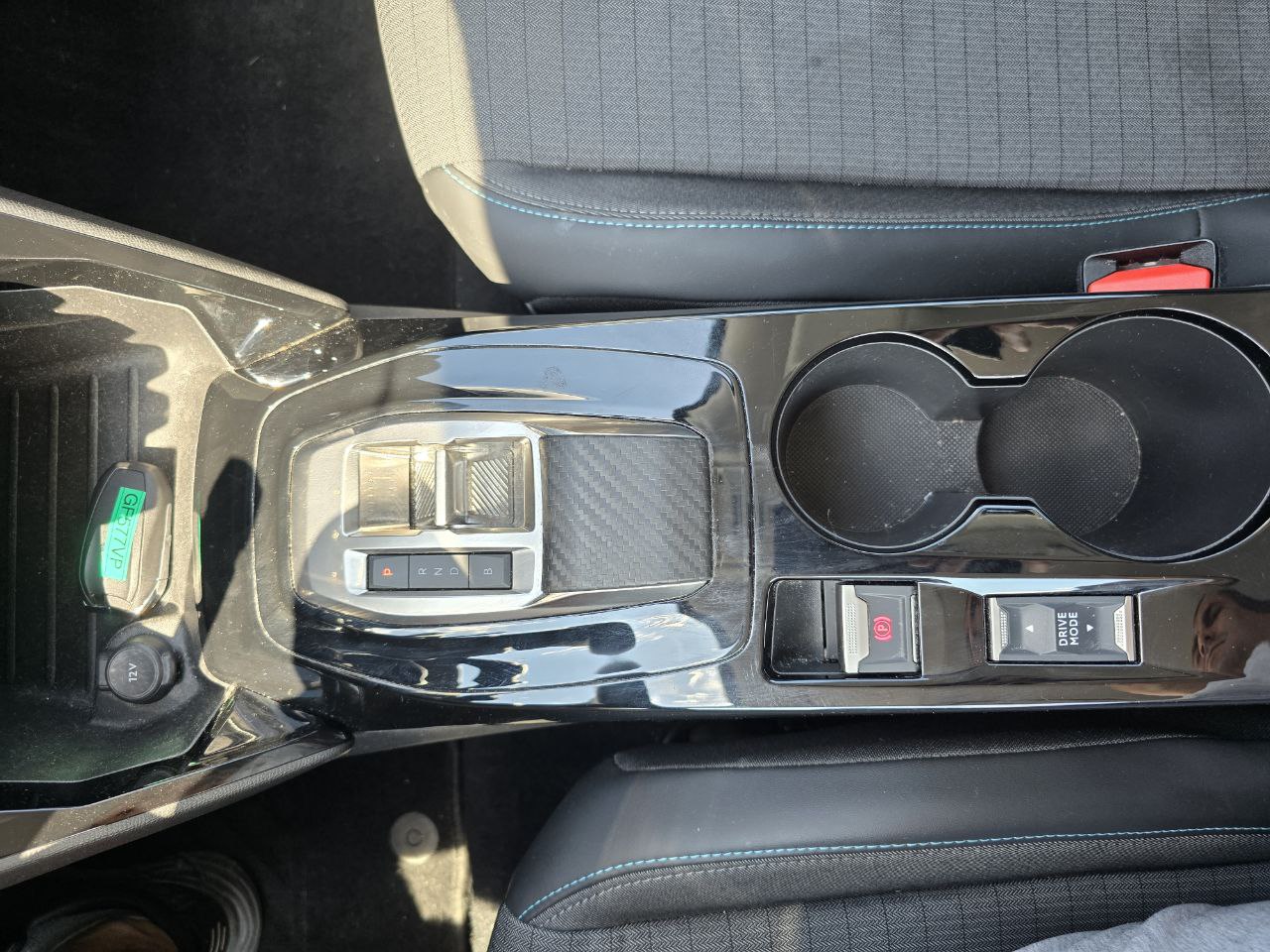 Peugeot E-2008