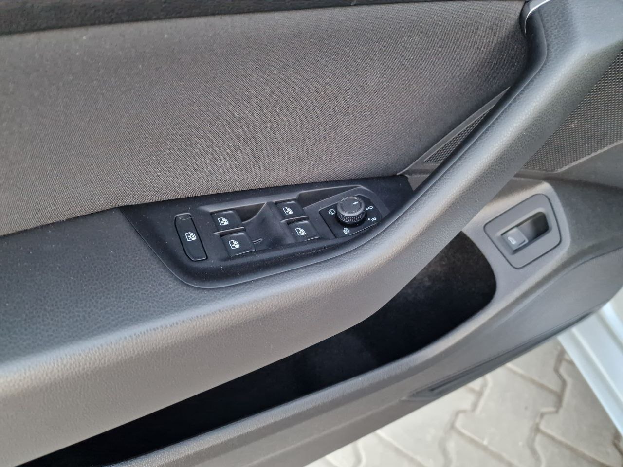 Volkswagen Passat Business+