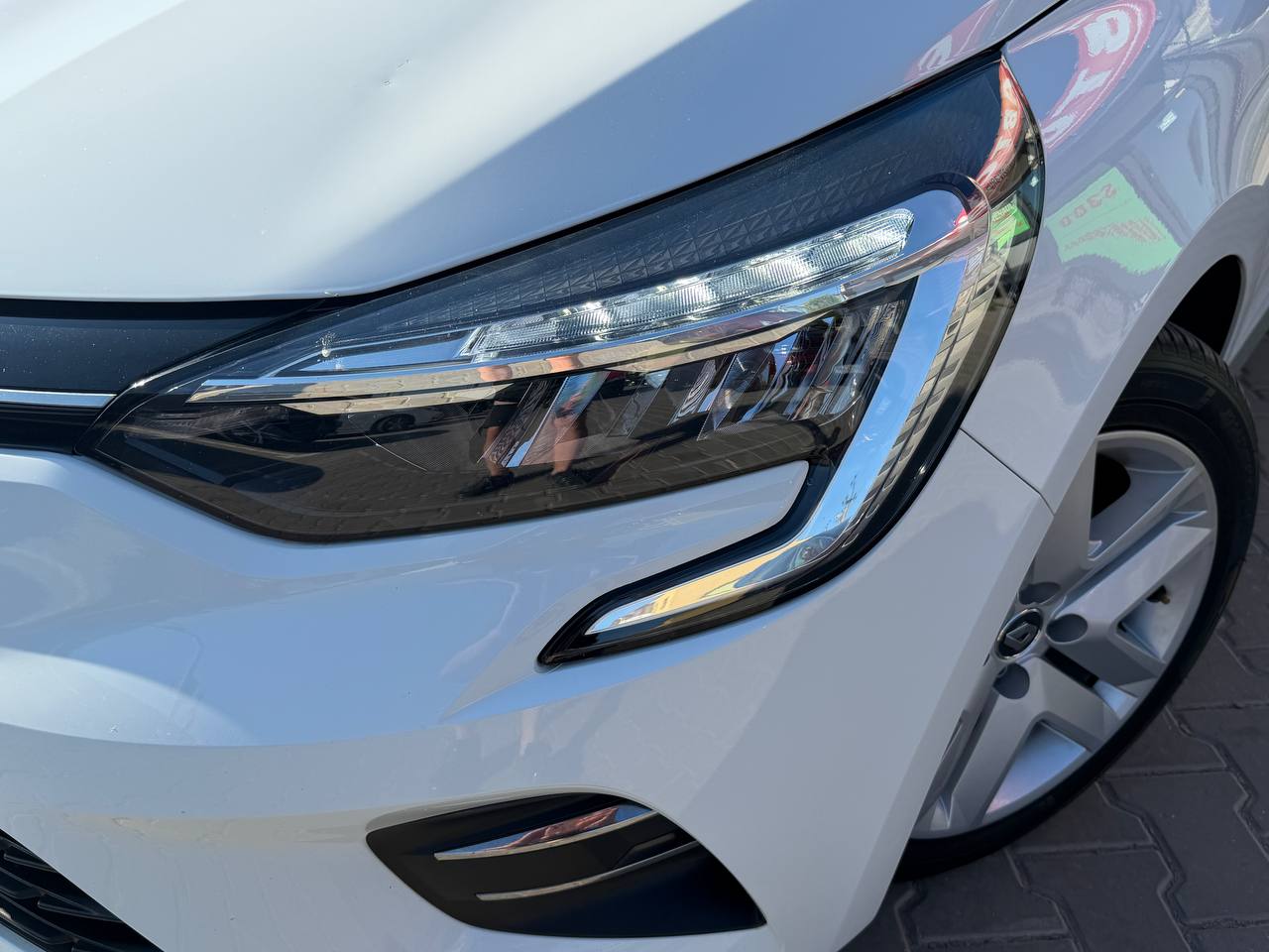 Renault Clio Business Hybrid