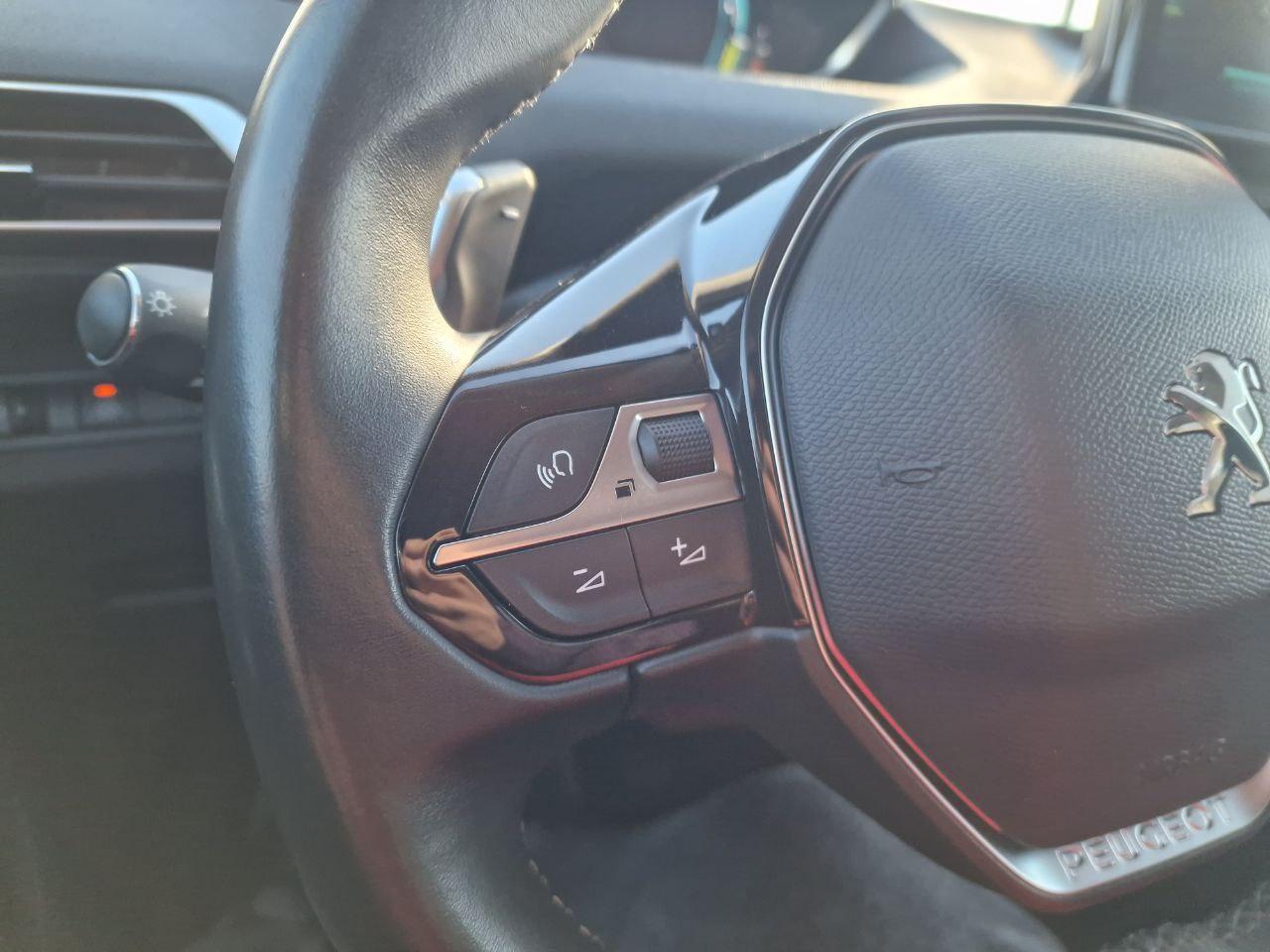 Peugeot 3008 Allure HYBRID