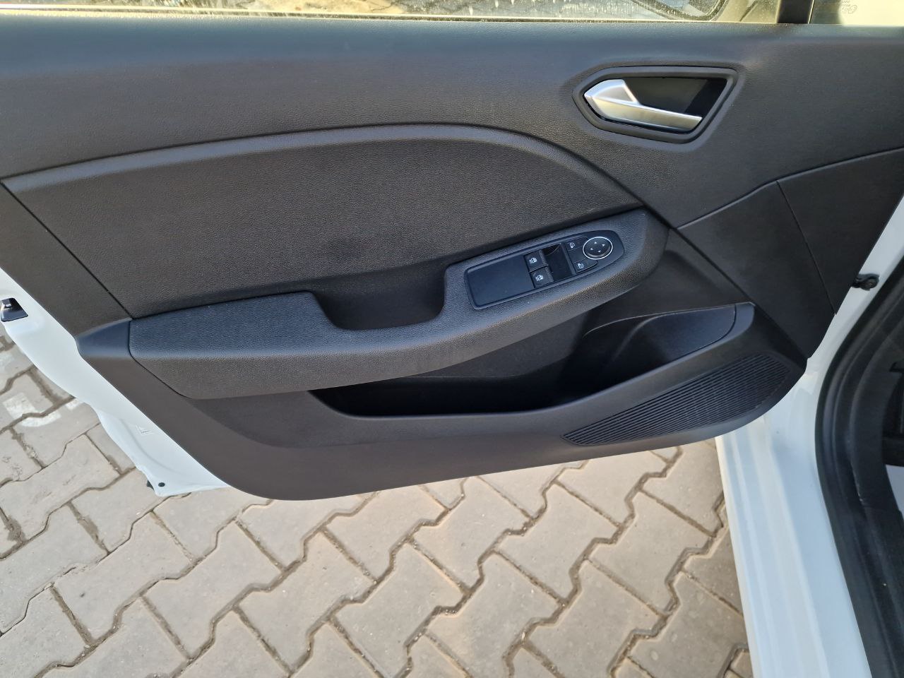 Renault Clio HYBRID Business