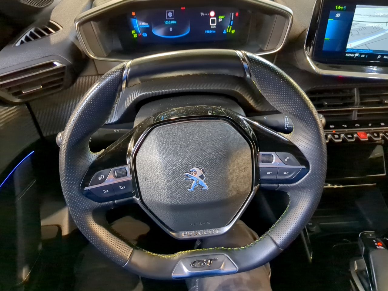 Peugeot E-208 GT