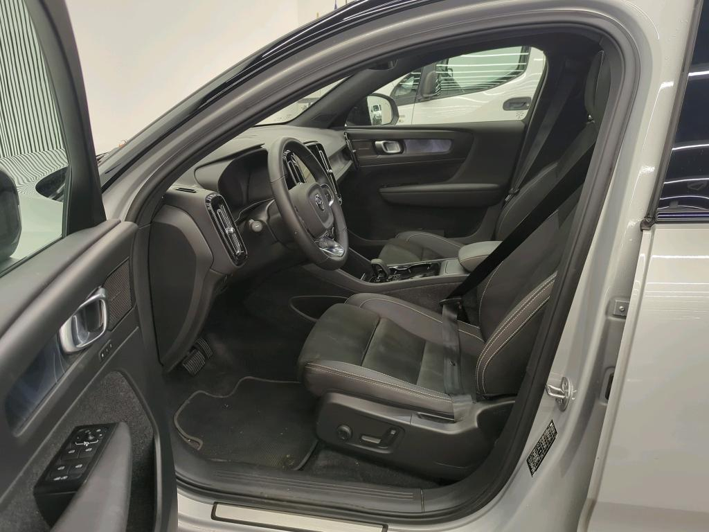 VOLVO C40