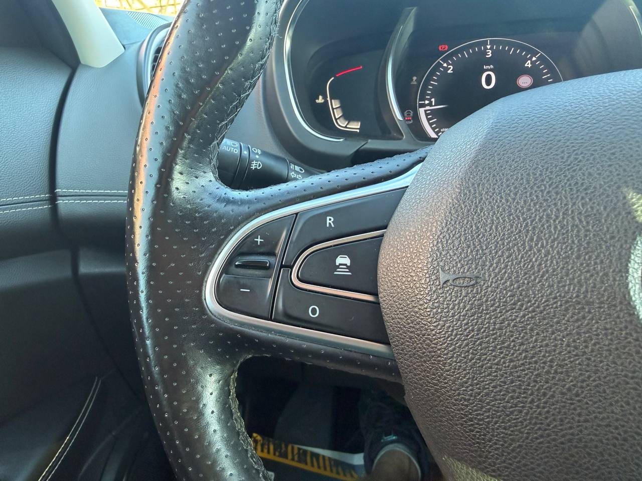 Renault Scenic INITIALE PARIS