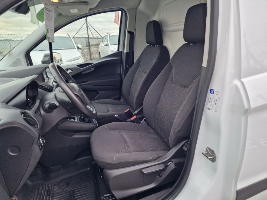 Ford TRANSIT COURIER