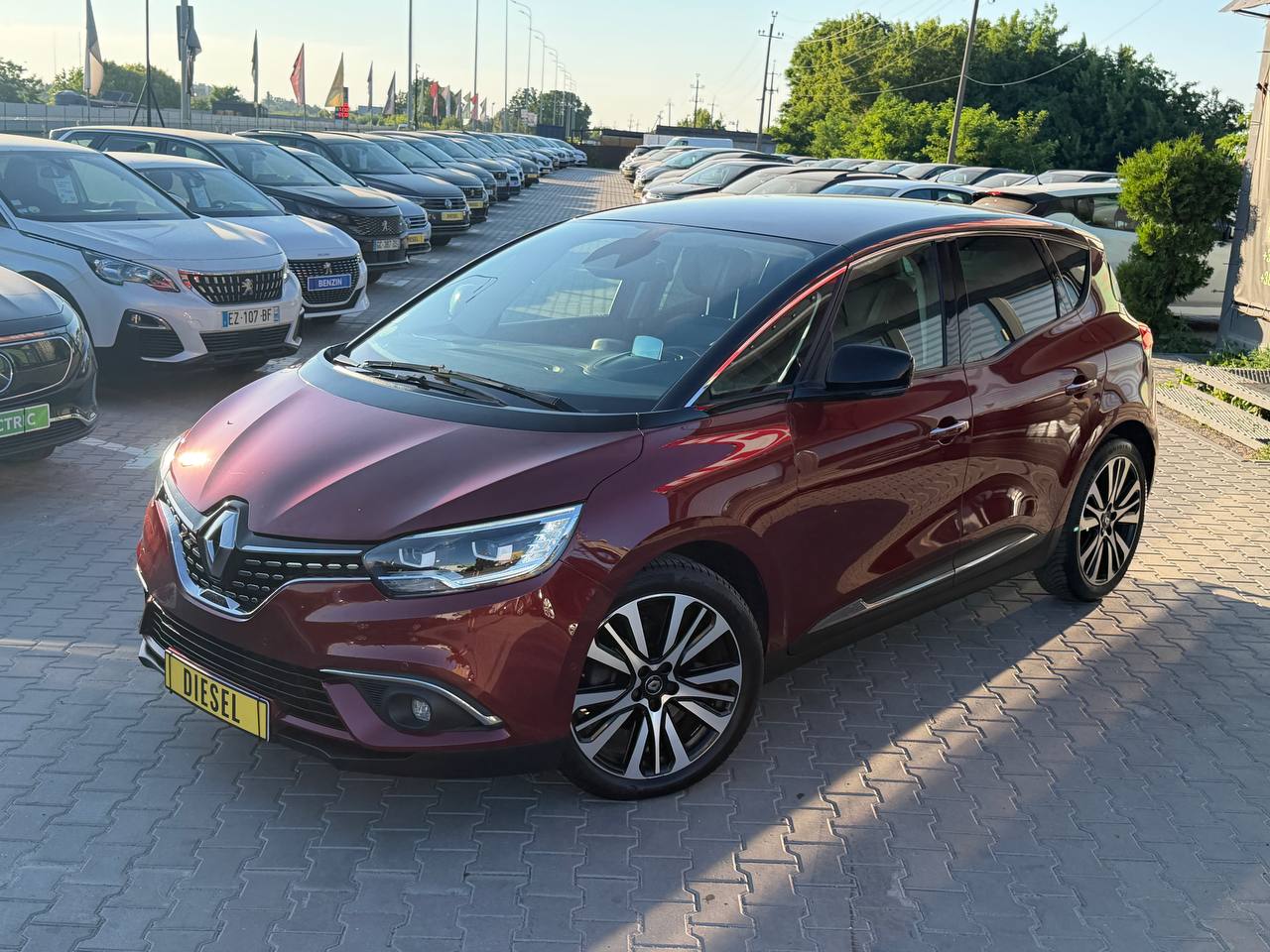 Renault Scenic INITIALE PARIS