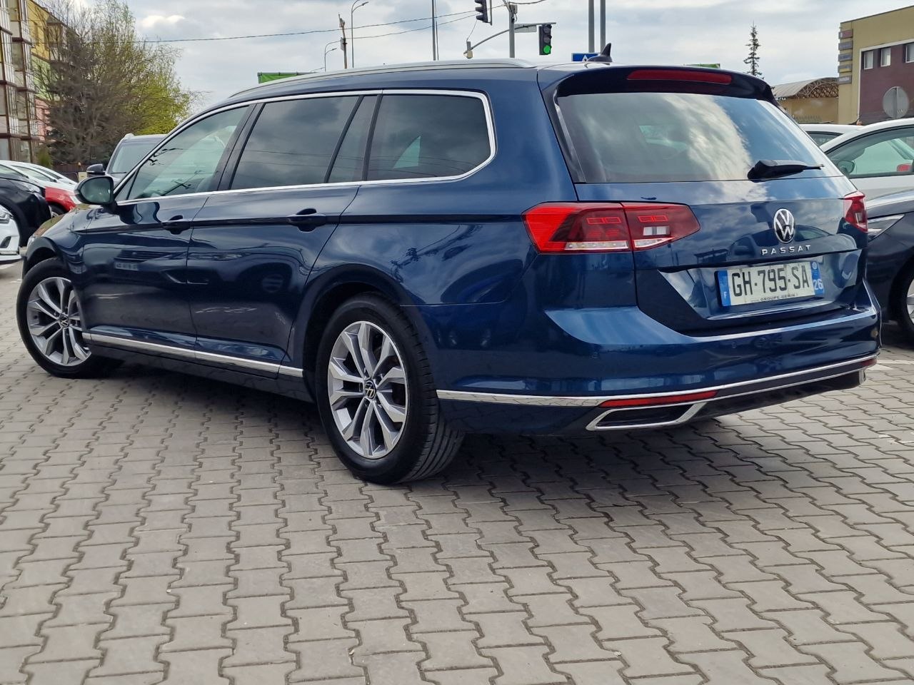 Volkswagen Passat LOUNGE