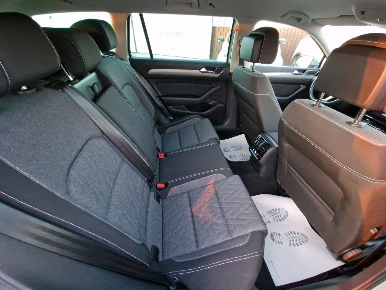 Volkswagen Passat Business+