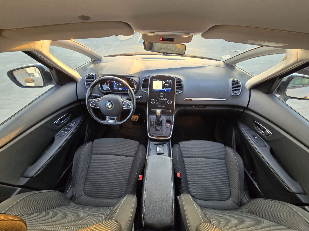 Renault Grand Scenic Business