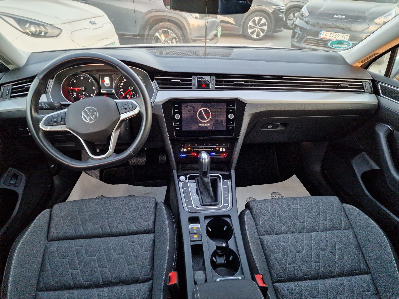 Volkswagen Passat Business+