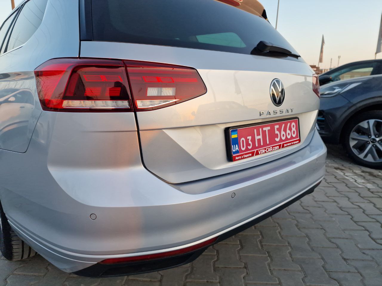 Volkswagen Passat Business+