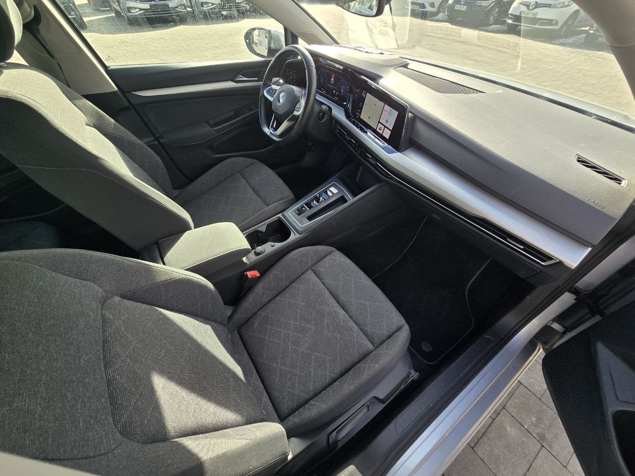 Volkswagen Golf Life+