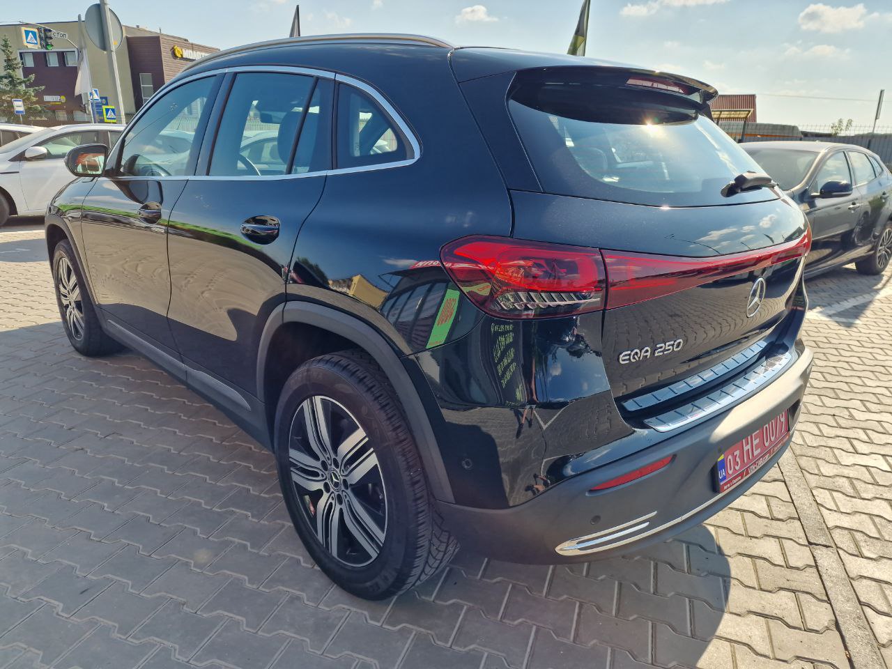 MERCEDES BENZ EQA