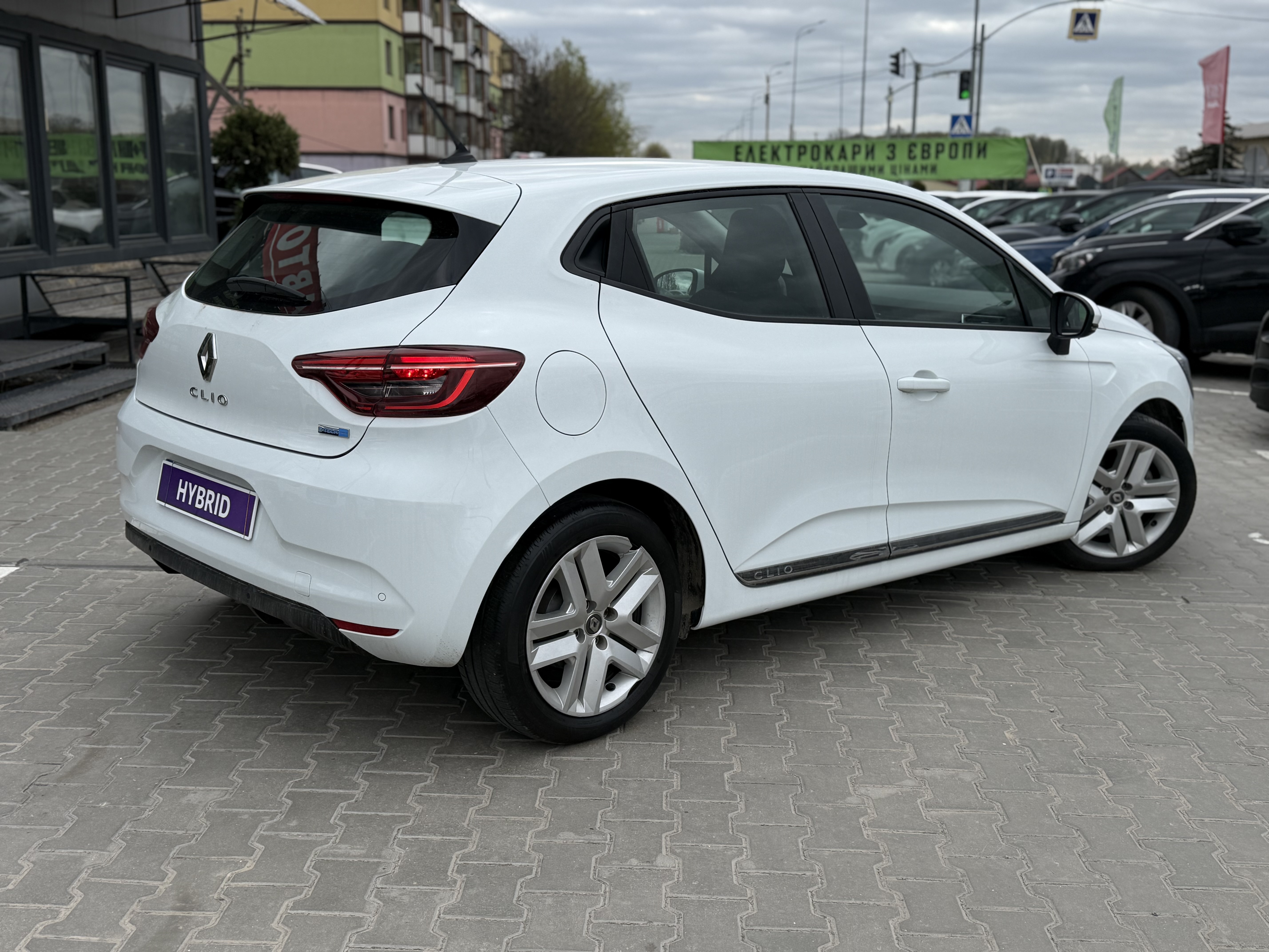Renault Clio HYBRID Business