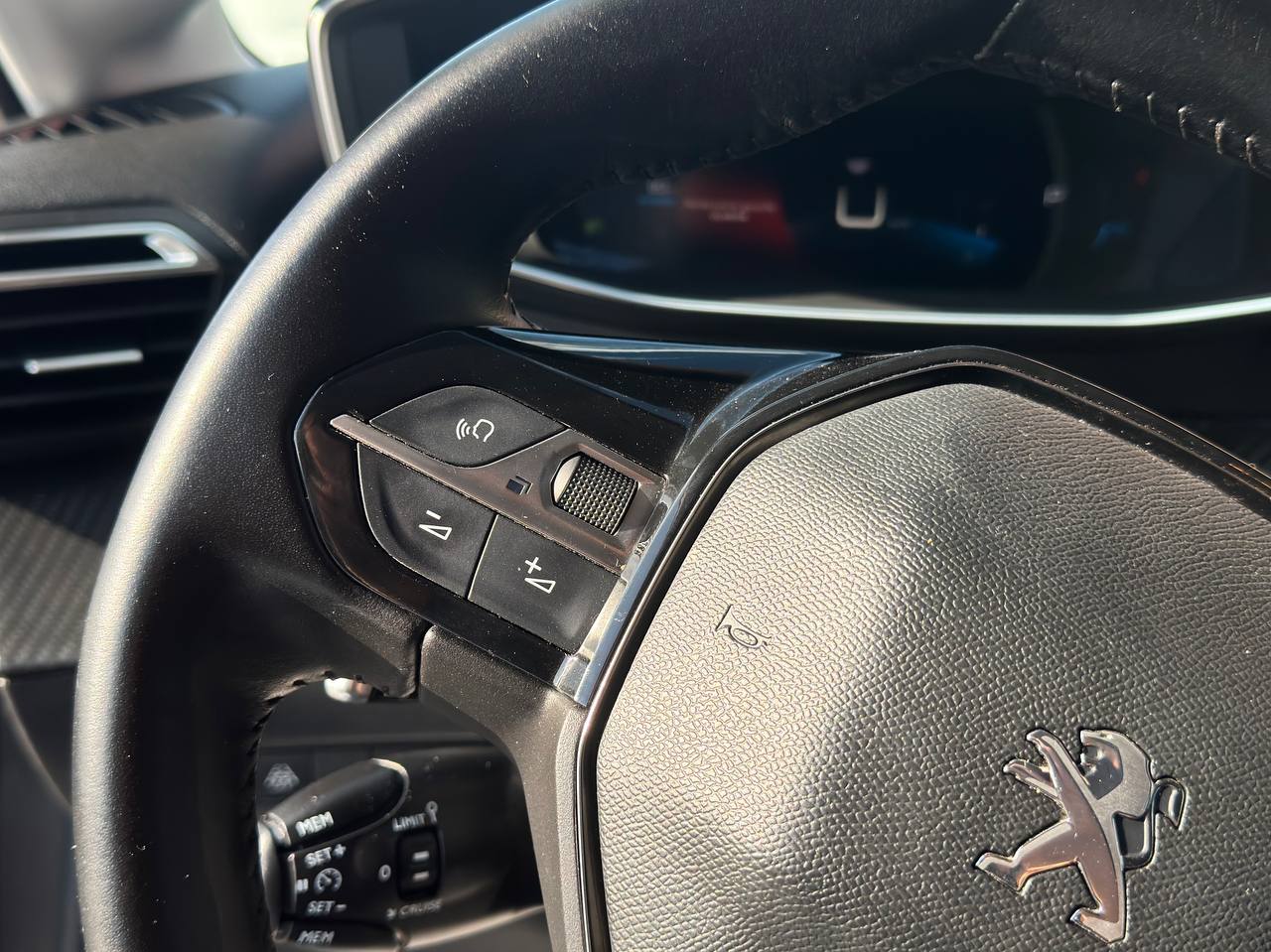 Peugeot 208 ALLURE