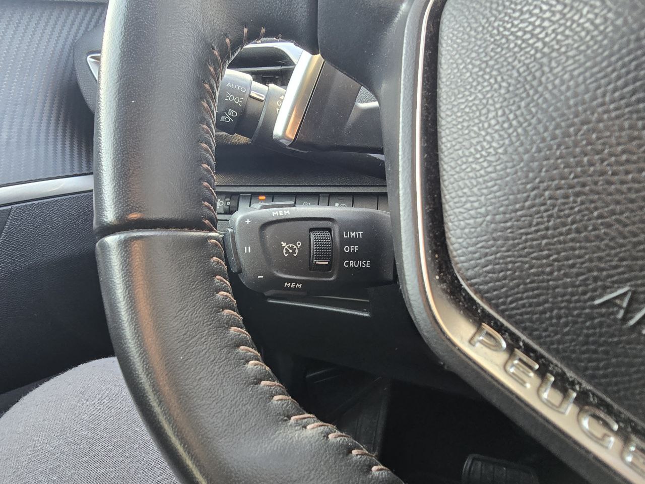 Peugeot 3008 Allure HYBRID