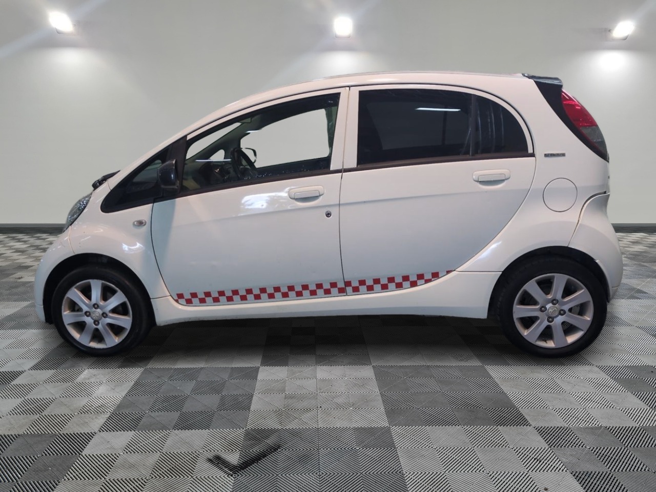 Peugeot iOn Electrique Active