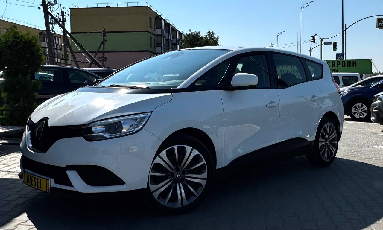 Renault GRAND Scenic Life