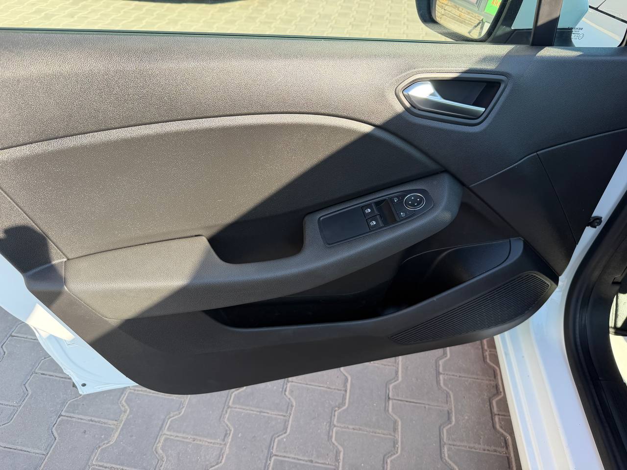 Renault Clio Business Hybrid