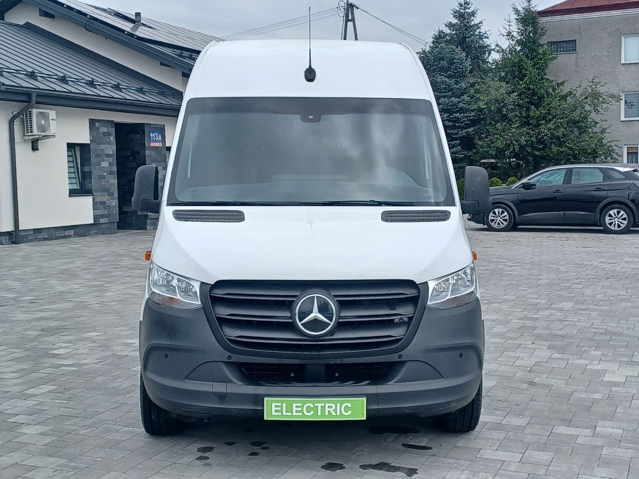 Mercedes-Benz E-Sprinter FWD