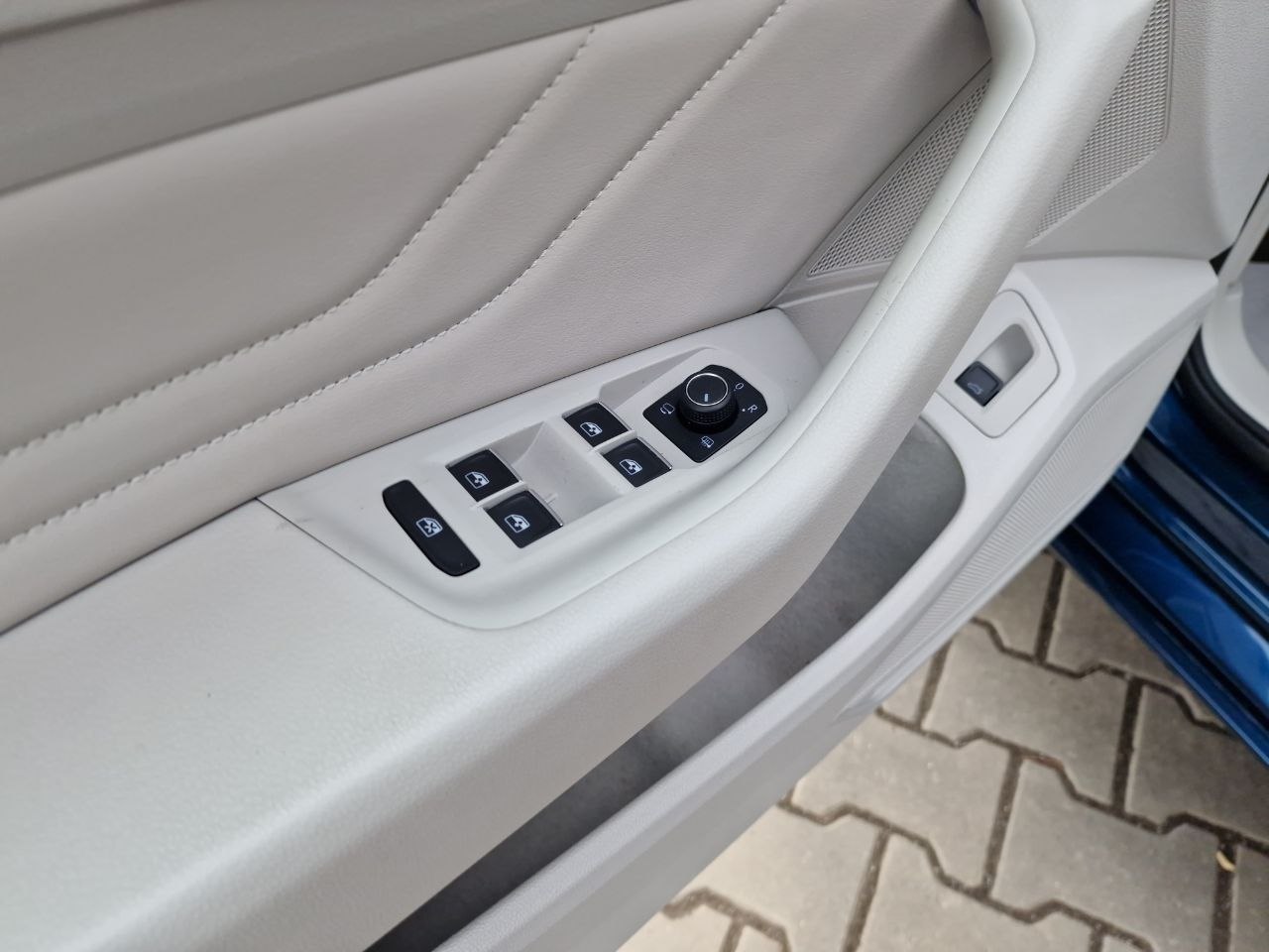 Volkswagen Passat LOUNGE