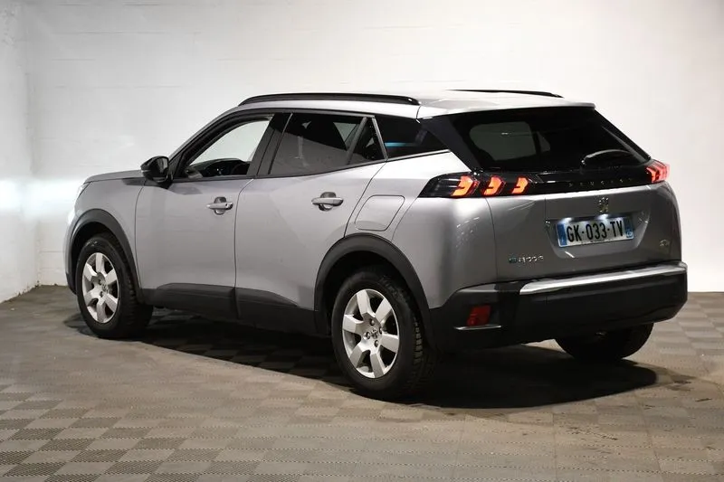 Peugeot E-2008