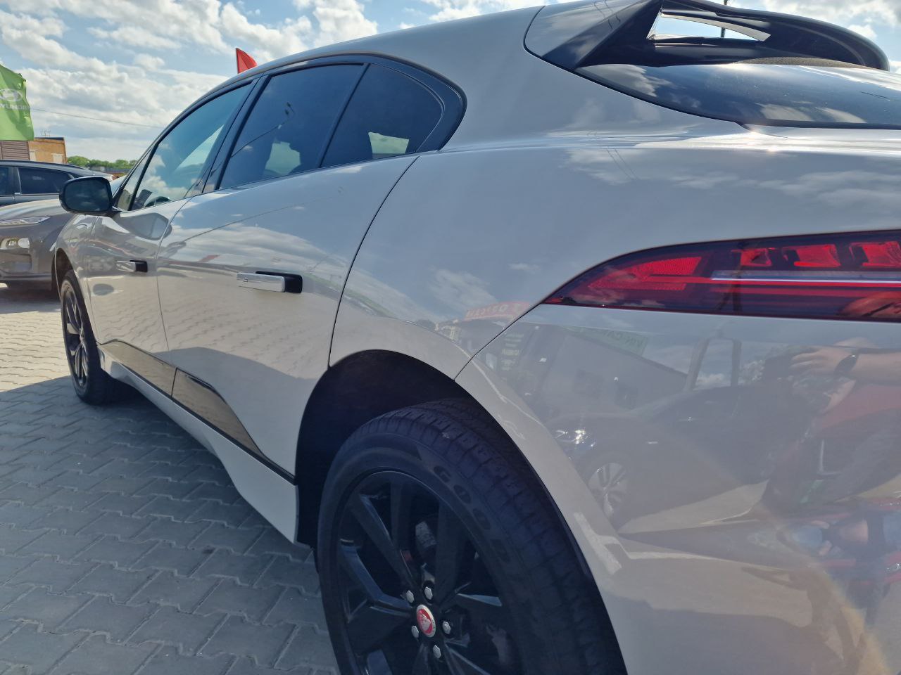 JAGUAR I-PACE