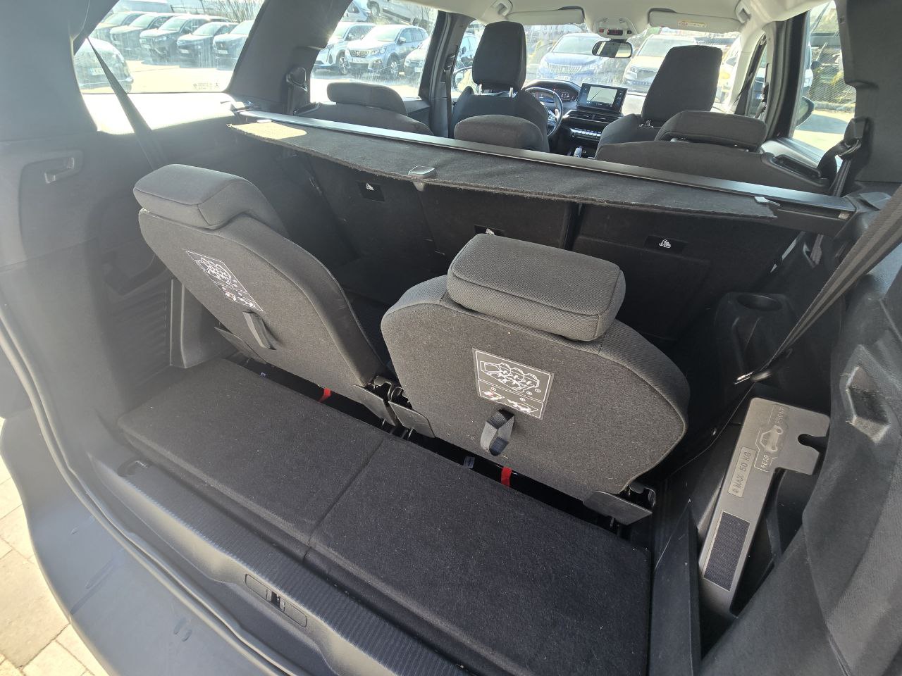 PEUGEOT 5008 Business