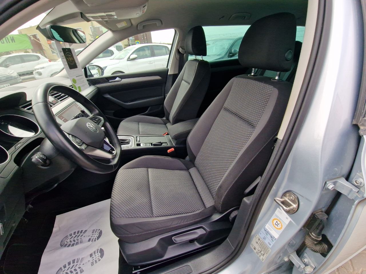 Volkswagen Passat Business+