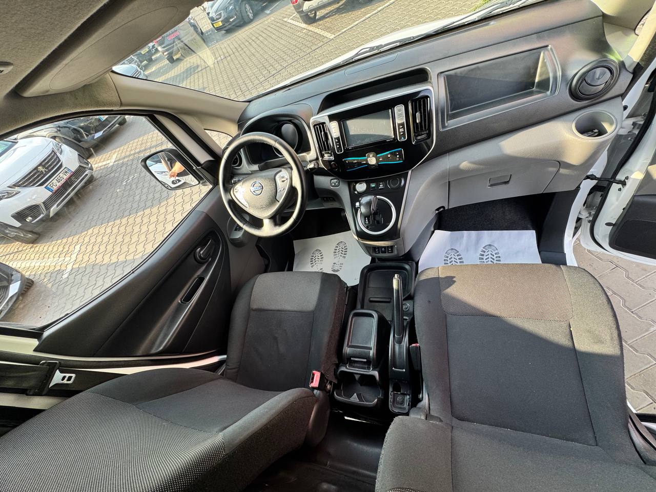 Nissan E-NV200