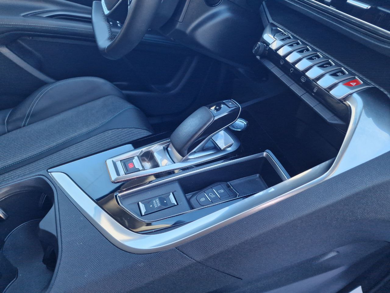 Peugeot 3008 Allure HYBRID