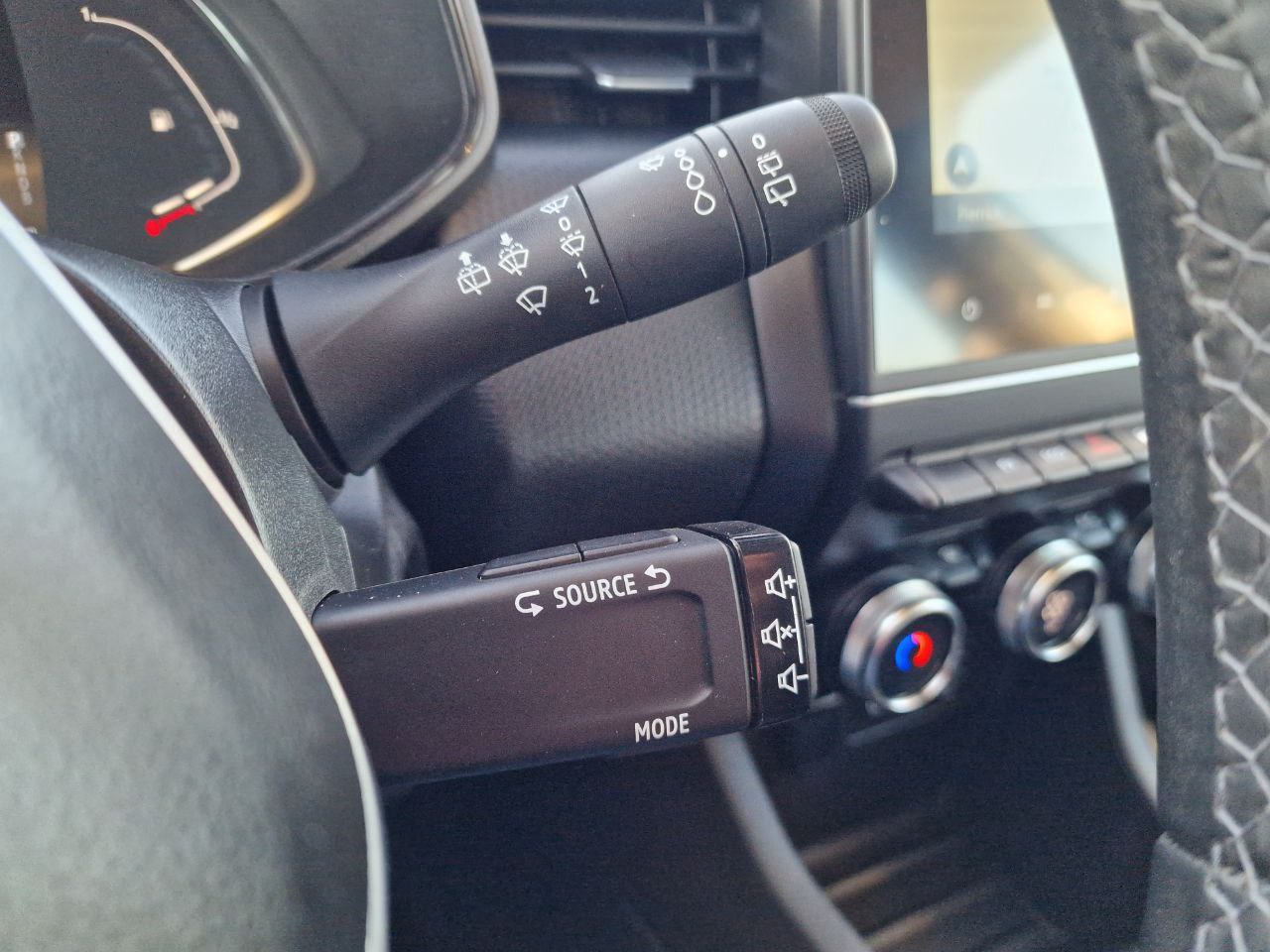 Renault Clio HYBRID Business