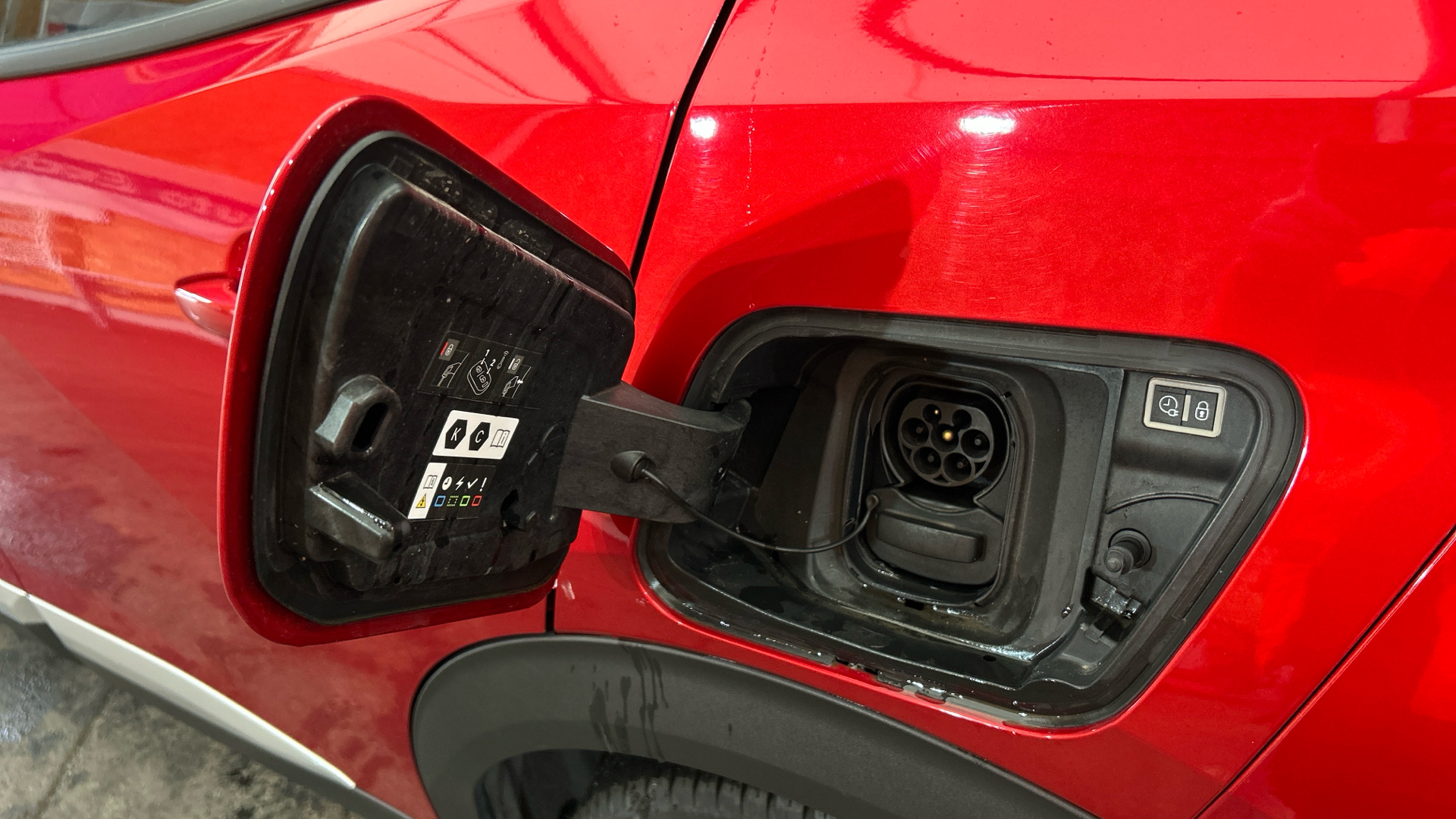 Peugeot E-2008 Allure Pack