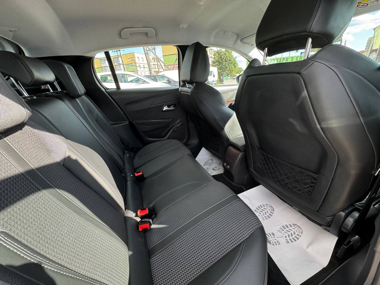 Peugeot E-208 Business