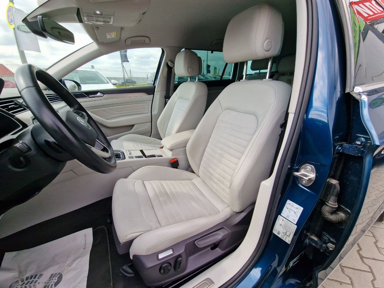 Volkswagen Passat LOUNGE