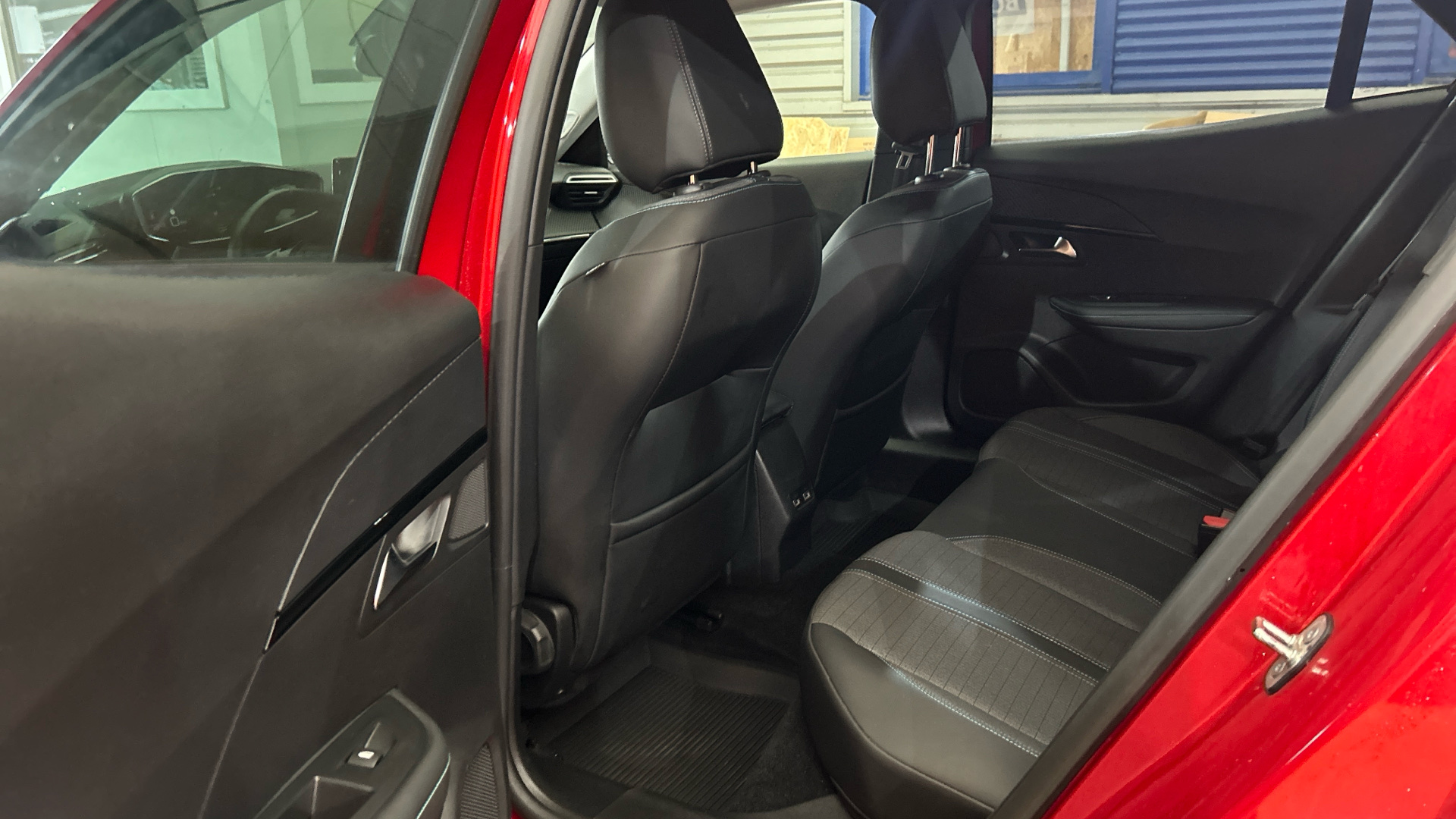 Peugeot E-2008 Allure Pack