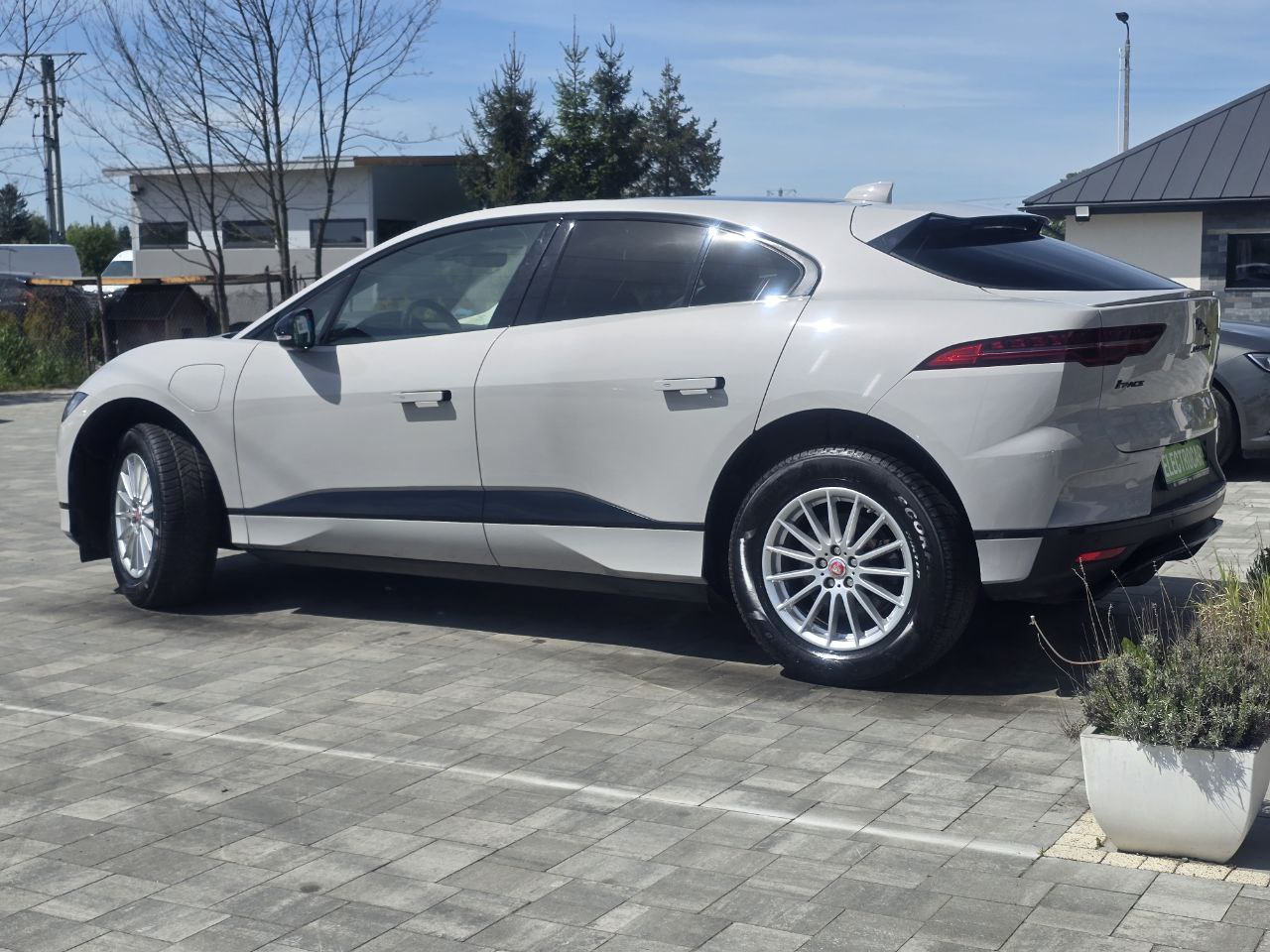 JAGUAR I-PACE