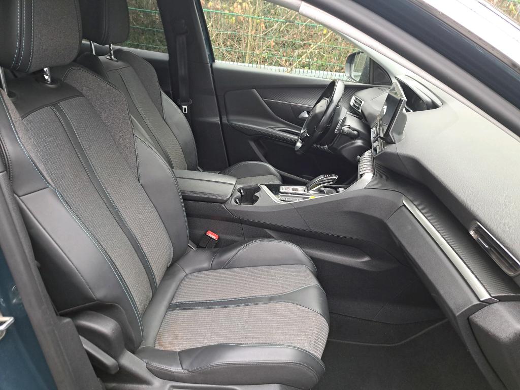 Peugeot 3008 Allure HYBRID