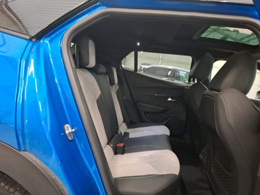 Peugeot E-2008 GT