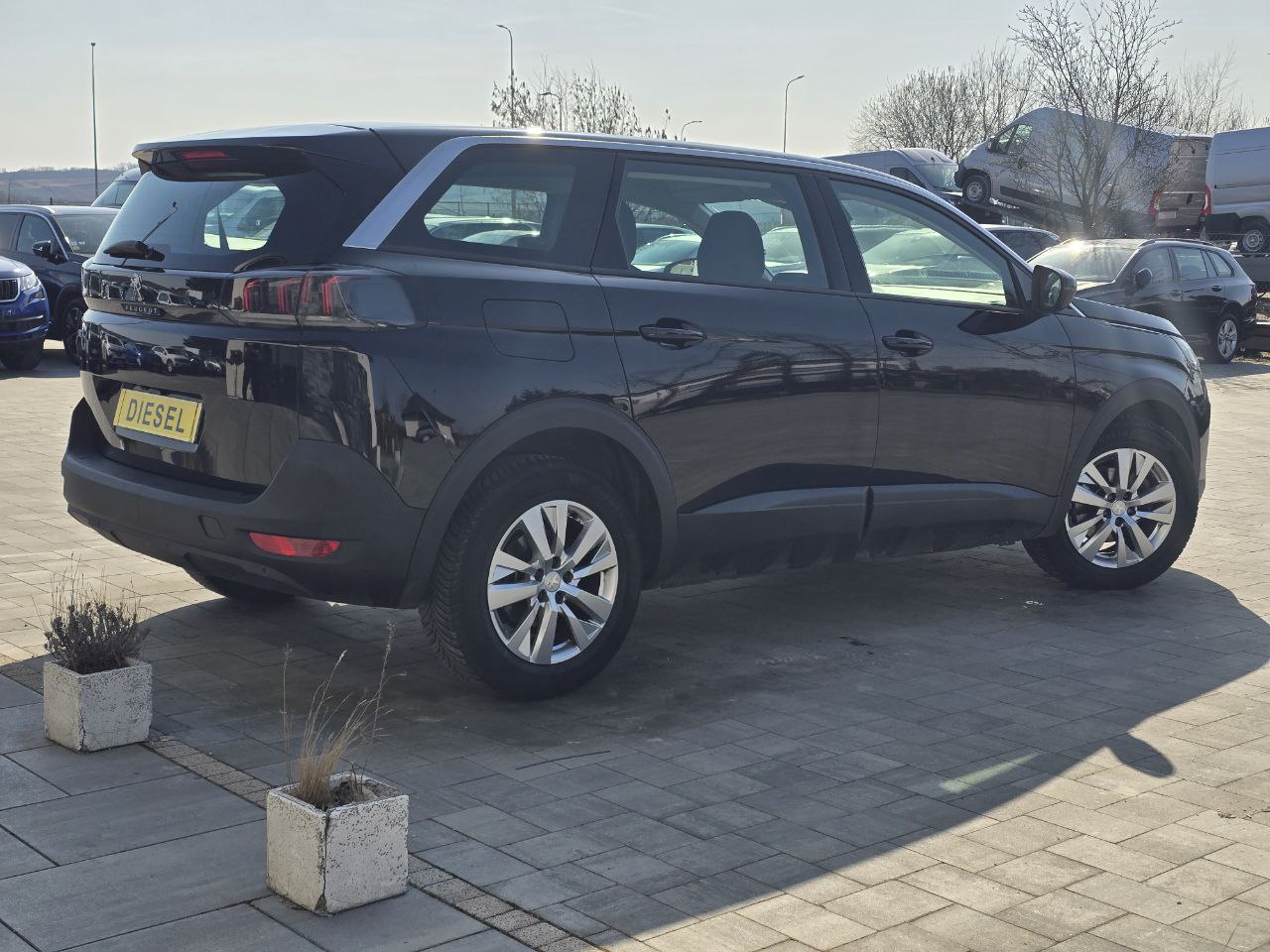 PEUGEOT 5008 Business