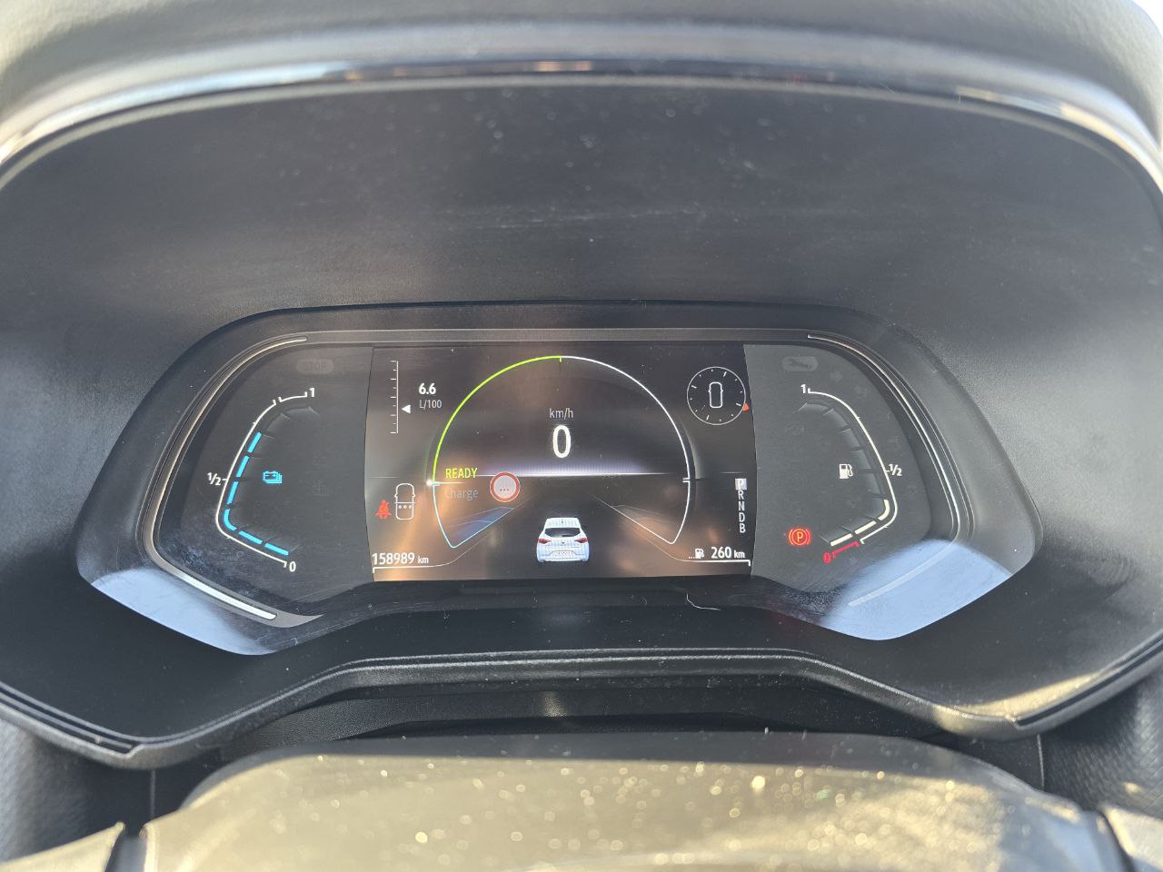 Renault Clio HYBRID Business