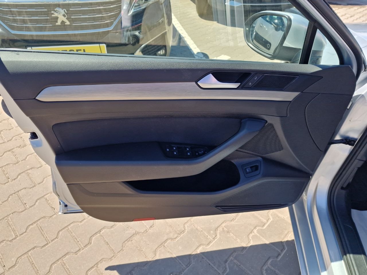 Volkswagen Passat Business+