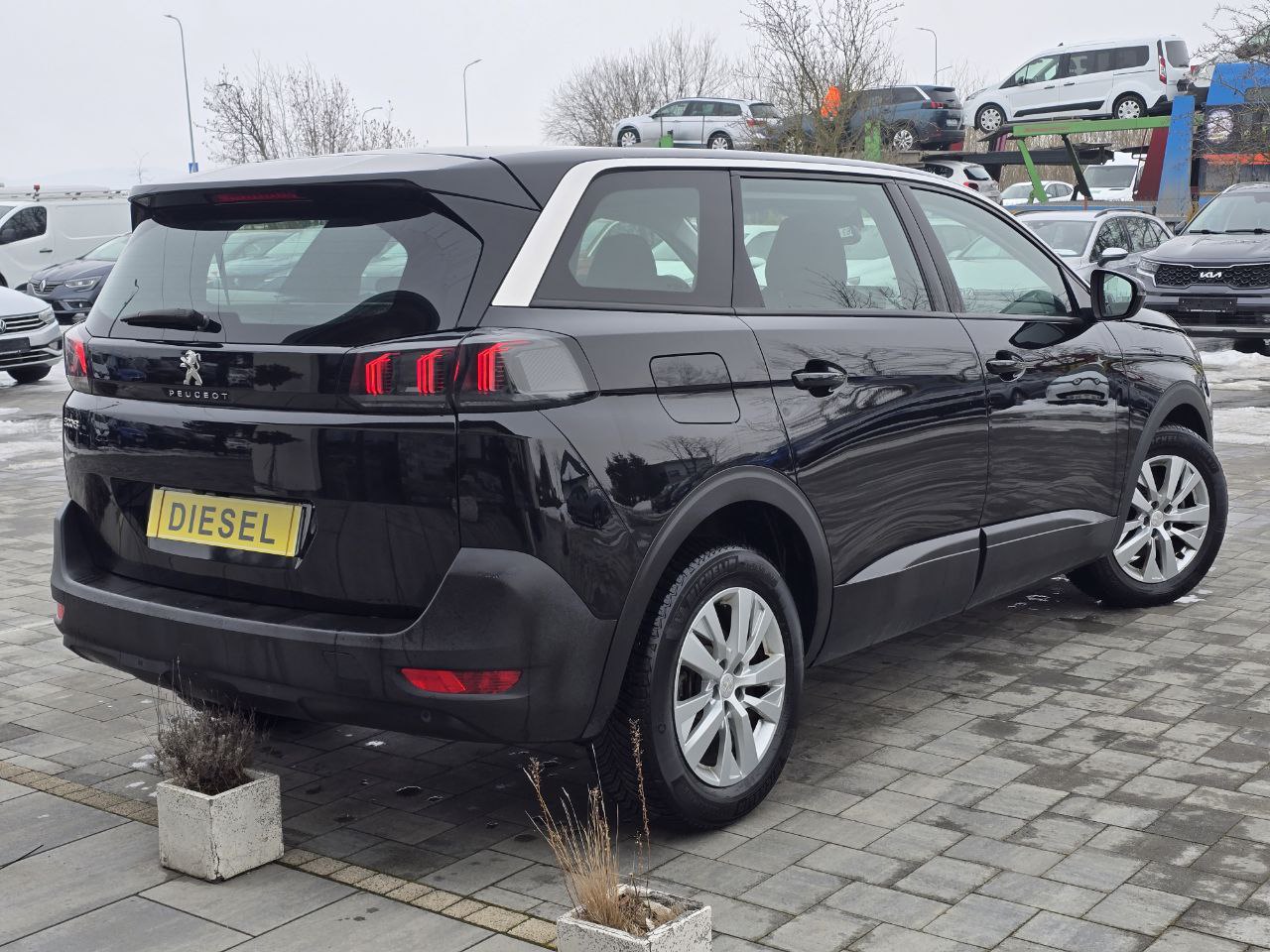 PEUGEOT 5008 Business