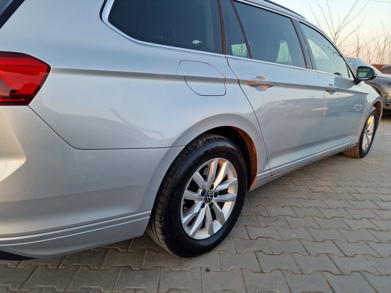 Volkswagen Passat Business+