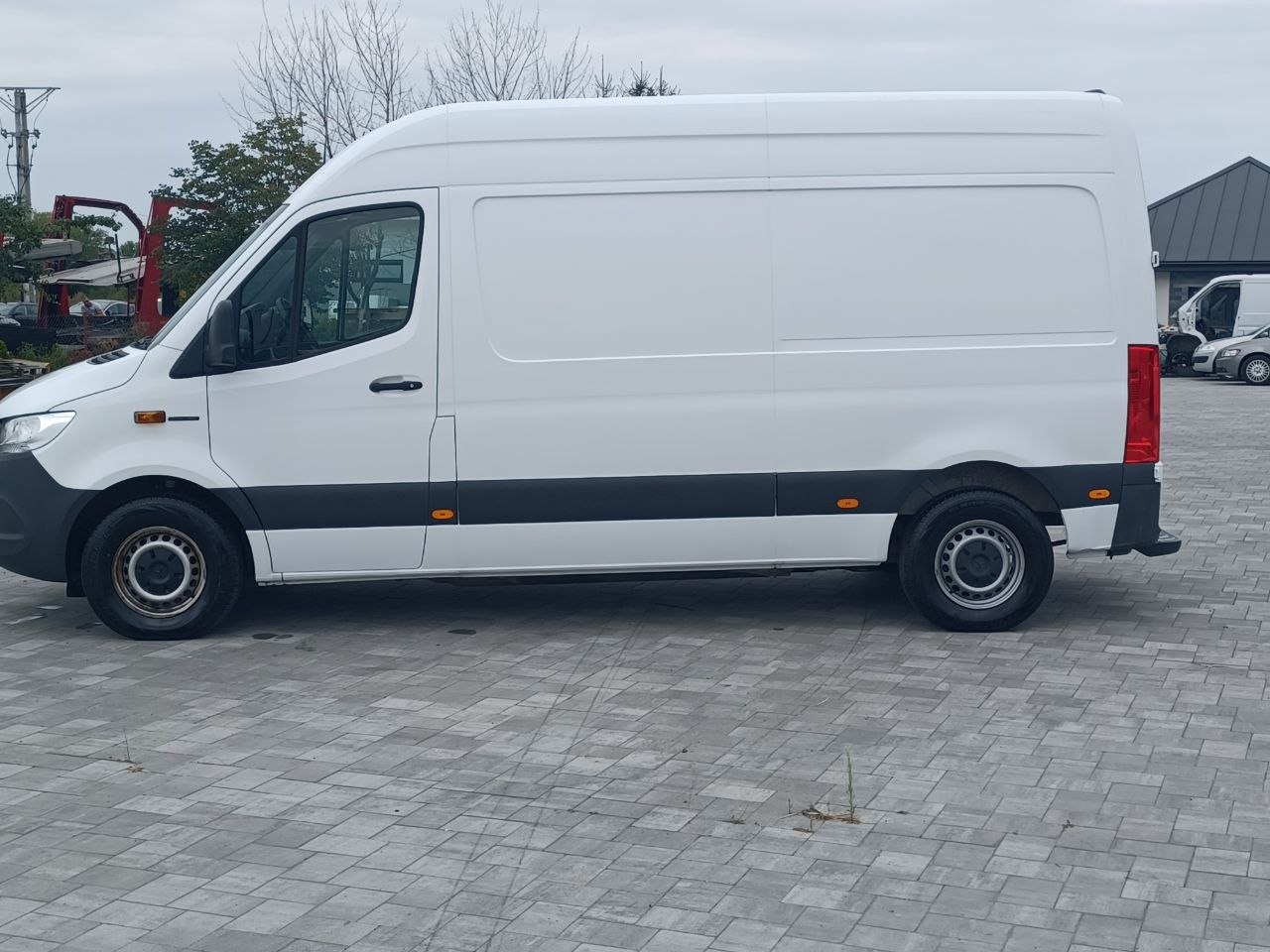 Mercedes-Benz E-Sprinter FWD