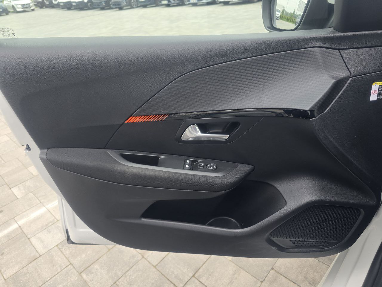 Peugeot E-208 Business