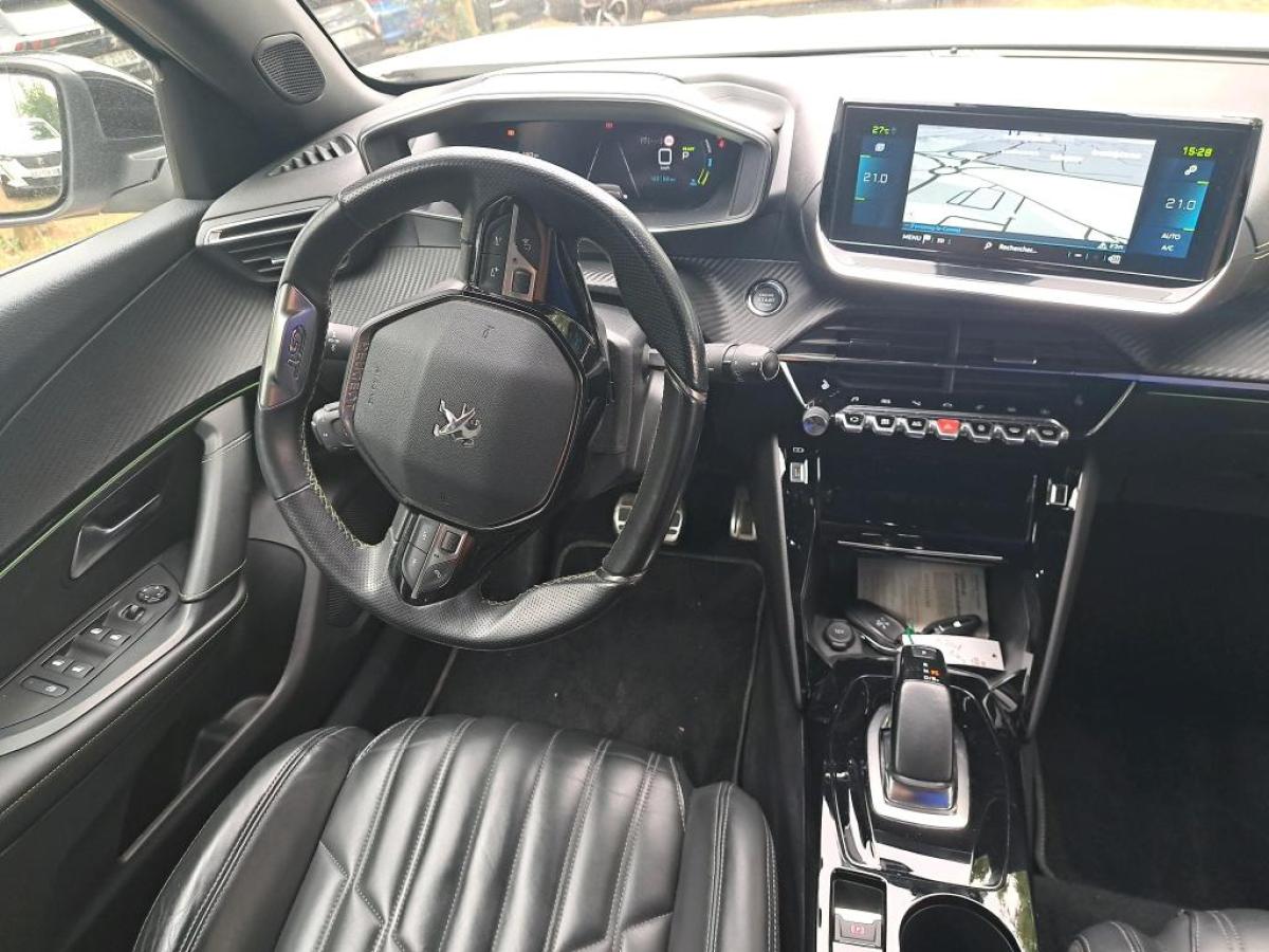 Peugeot E-2008